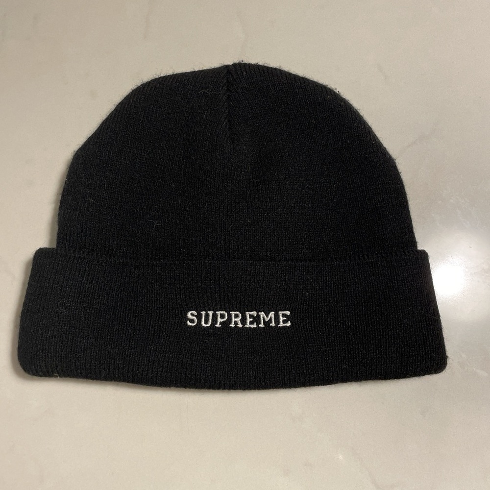 Supreme Black Knitted Beanie Hat